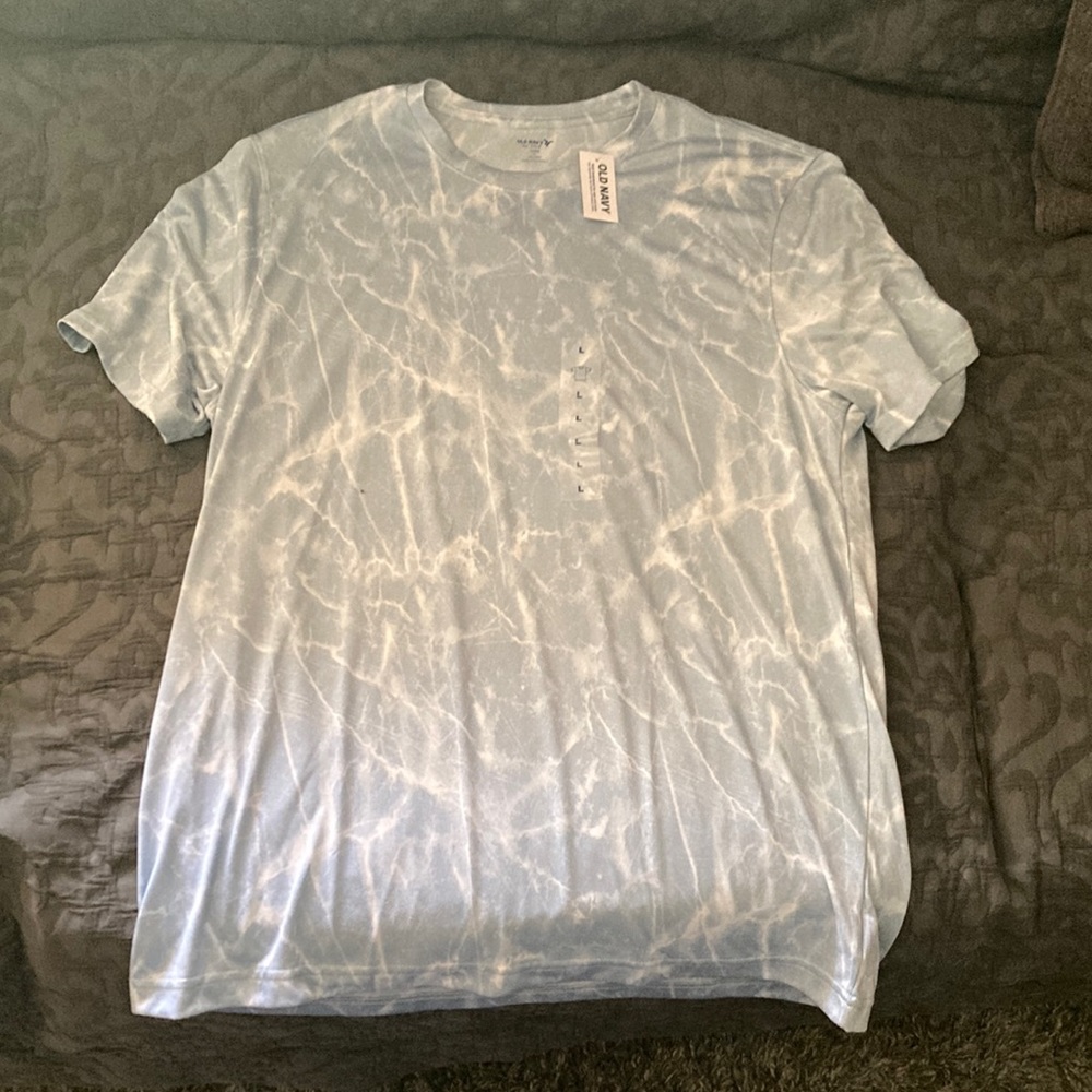 Old navy active core t-shirt size large brand new with tags